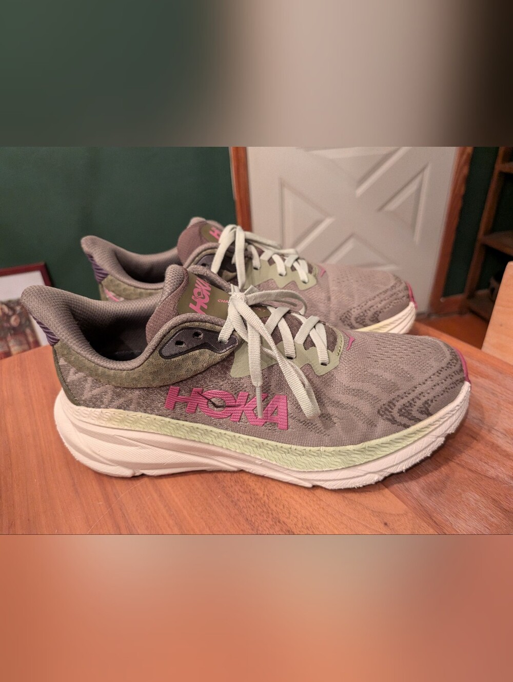 HOKA Challenger ATR 7 women's Size 9